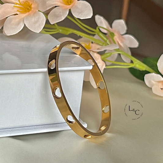 High quality Tarnish Free Heart Bangle